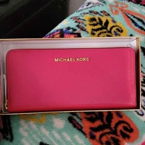 Michael kors wallet